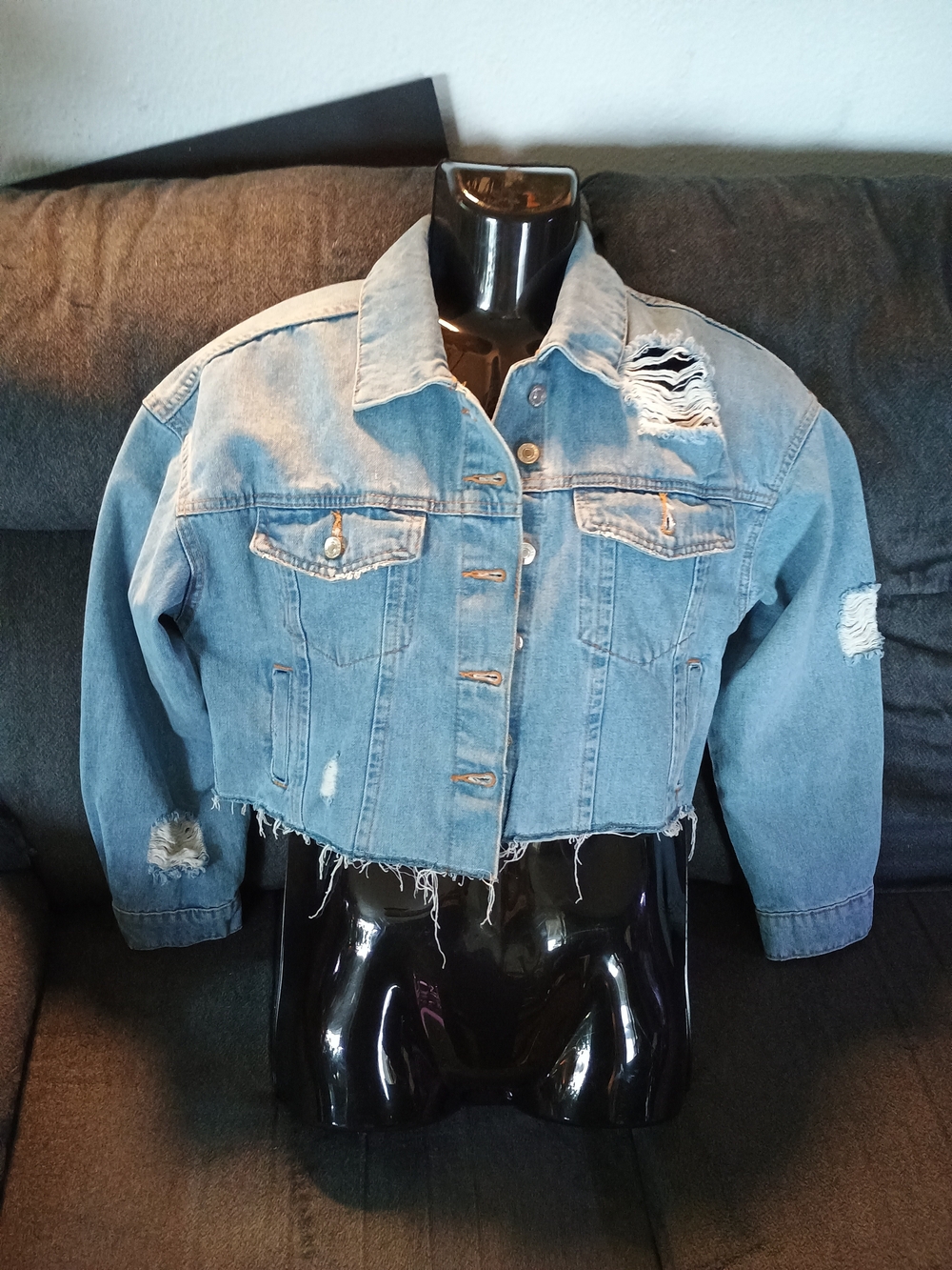 Forever 21 Women’s Small Cropped Distressed Denim Jacket Light Ripped Raw Hem